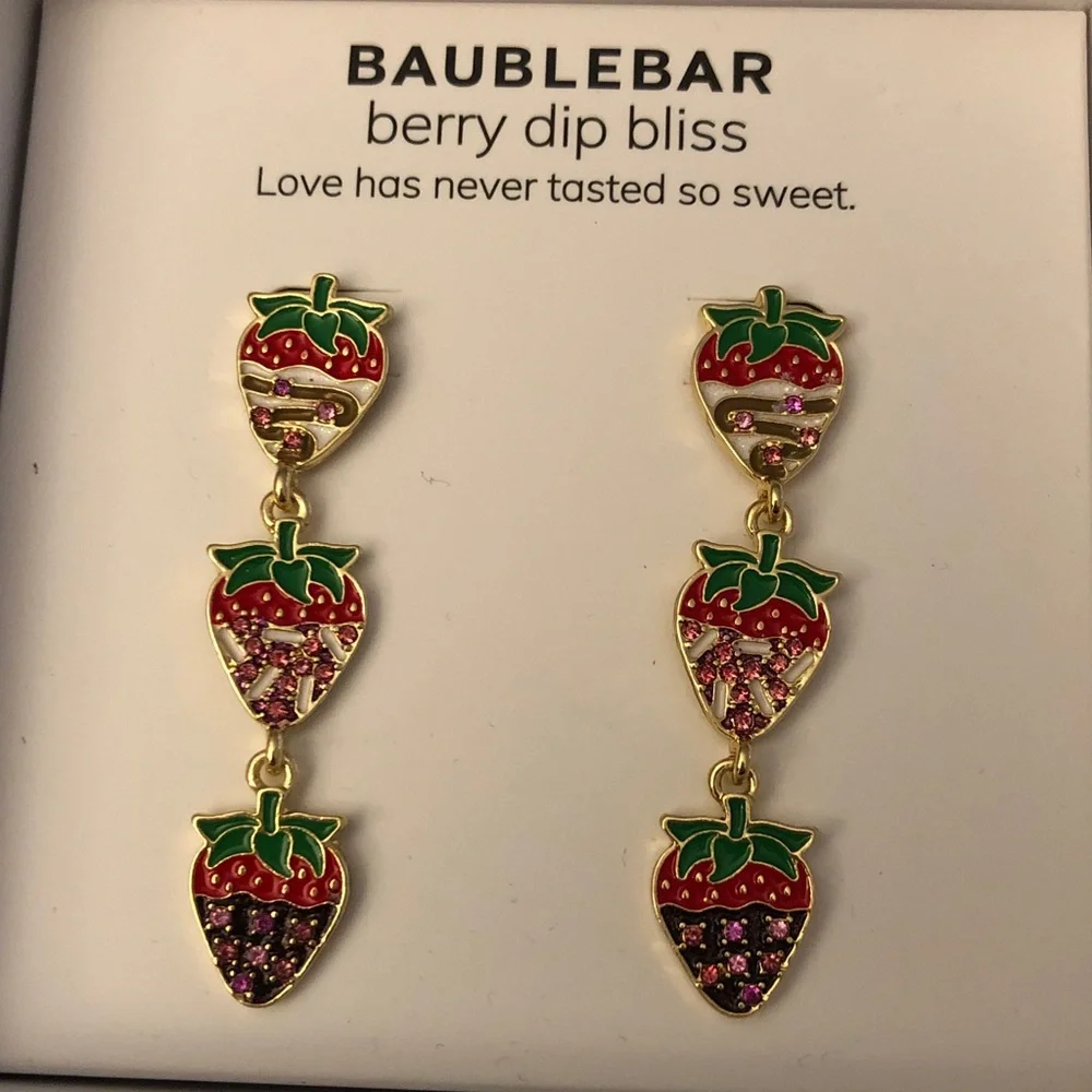 BaubleBar Berry Dip Bliss Triple Drop Strawberry Earrings Crystal Accents NIB - Picture 4 of 12